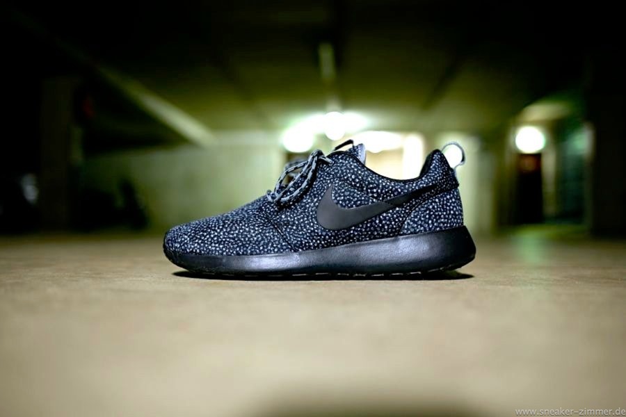 Roshe Black Rain