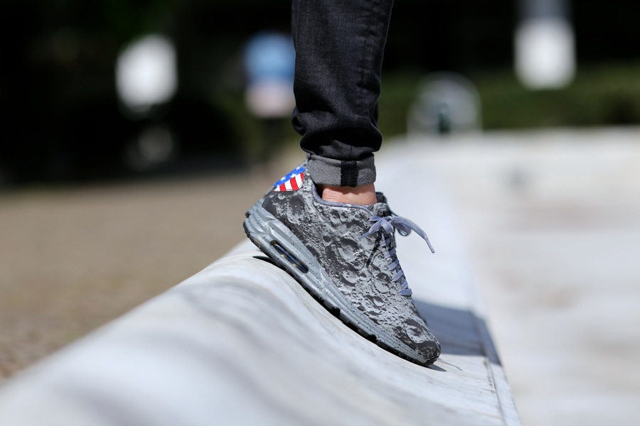 Lunar90 Moon Landing