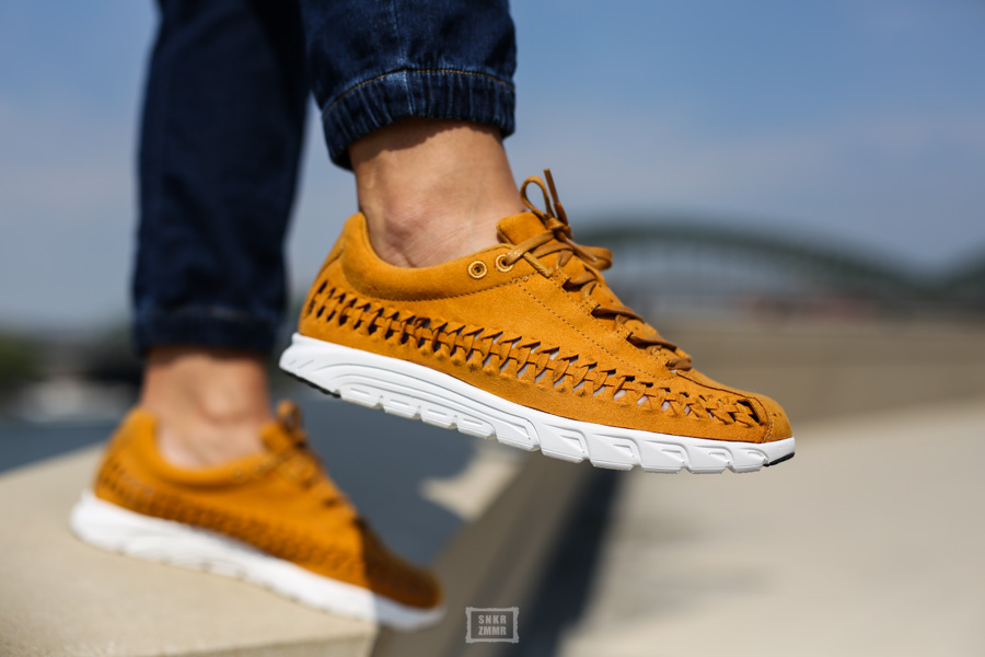 Nike Mayfly Woven