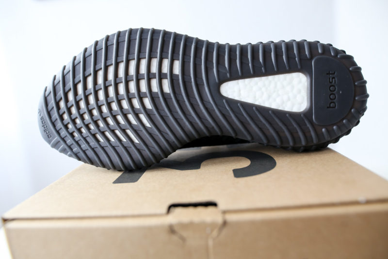 yeezyspplygrun_sneakertable_snkrzmmr-3838