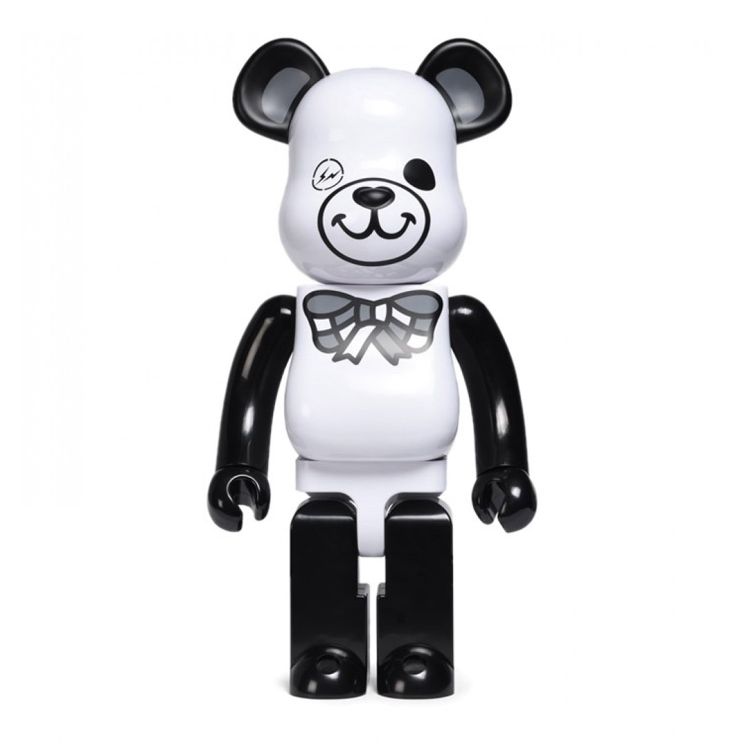 medicom-1000-nike-sb-beatrbrick-toy-white-black-kkmd1000fragwhiteblack-1
