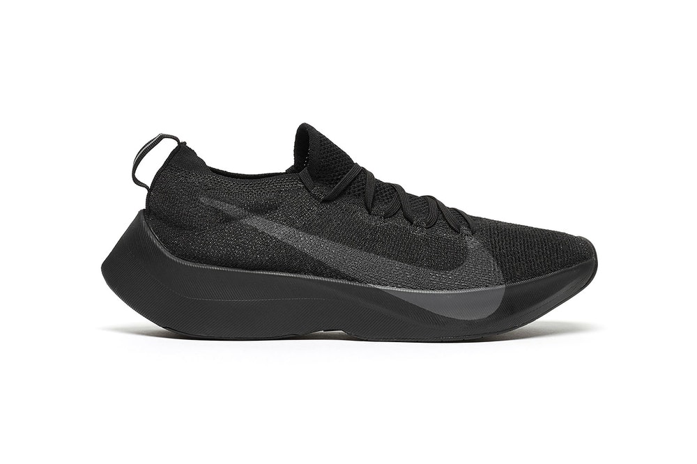 nike-react-vaporfly-elite-triple-black-1