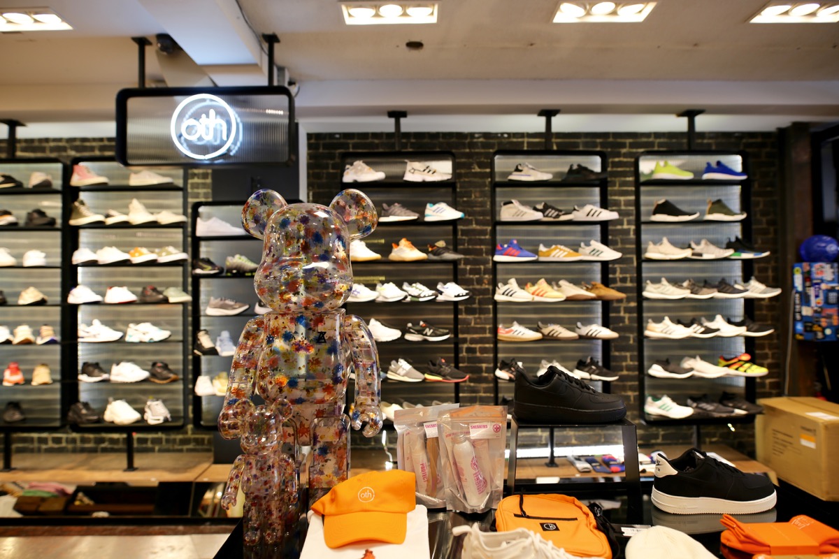 Off the Hook (Store 1/3)