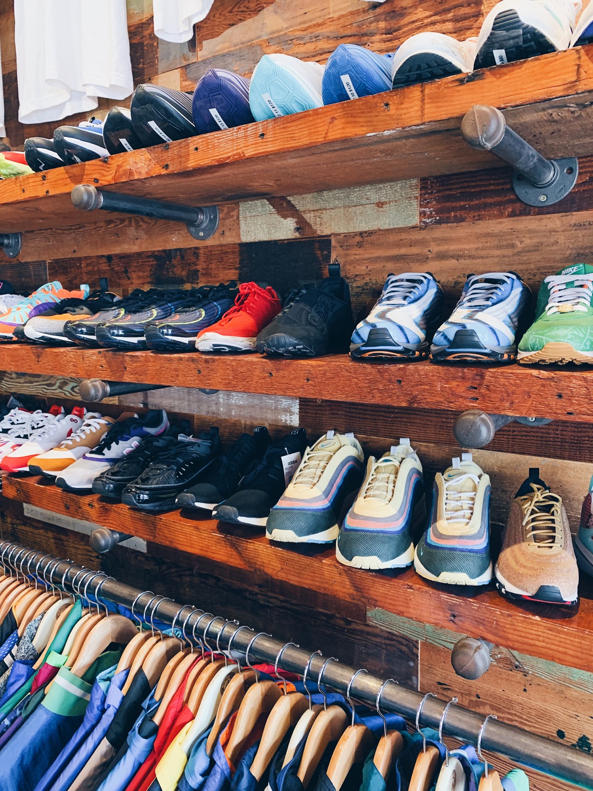 Los Angeles Store Guide